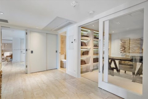 Condominio en venta en Miami Beach, Florida, 3 dormitorios, 210.05 m2 № 1937951 - foto 17