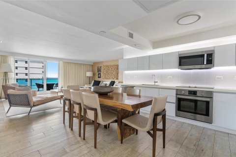 Condominio en venta en Miami Beach, Florida, 3 dormitorios, 210.05 m2 № 1937951 - foto 12