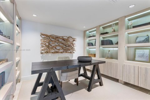 Condominio en venta en Miami Beach, Florida, 3 dormitorios, 210.05 m2 № 1937951 - foto 20