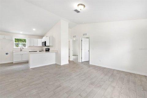 House in Ocala, Florida 3 bedrooms, 101.36 sq.m. № 1900026 - photo 8