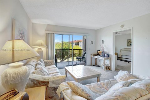 Condo in Pembroke Pines, Florida, 2 bedrooms  № 1739917 - photo 13