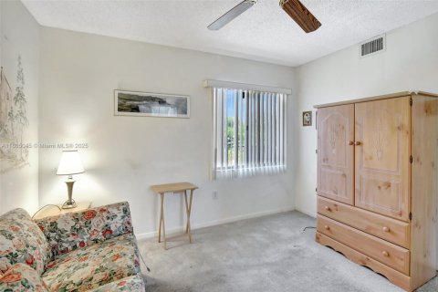 Condo in Pembroke Pines, Florida, 2 bedrooms  № 1739917 - photo 26