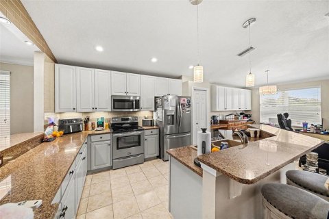 House in Seffner, Florida 3 bedrooms, 196.02 sq.m. № 2105992 - photo 6