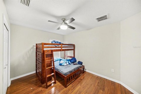 House in Seffner, Florida 3 bedrooms, 196.02 sq.m. № 2105992 - photo 9