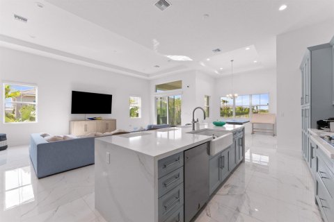 House in Palm Beach Gardens, Florida 3 bedrooms, 221.57 sq.m. № 2244519 - photo 18