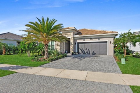 House in Palm Beach Gardens, Florida 3 bedrooms, 221.57 sq.m. № 2244519 - photo 13