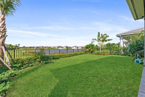 House in Palm Beach Gardens, Florida 3 bedrooms, 221.57 sq.m. № 2244519 - photo 30