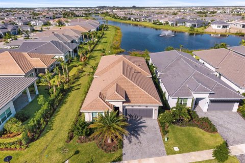 House in Palm Beach Gardens, Florida 3 bedrooms, 221.57 sq.m. № 2244519 - photo 6