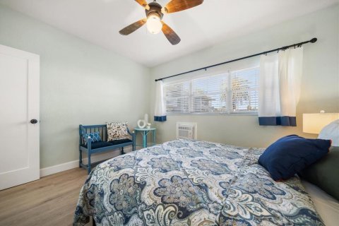 Condo in Saint Pete Beach, Florida, 1 bedroom  № 2213719 - photo 23