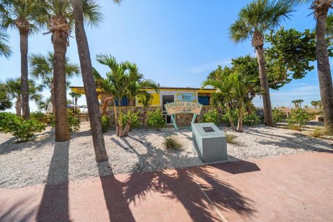 Condo in Saint Pete Beach, Florida, 1 bedroom  № 2213719 - photo 29