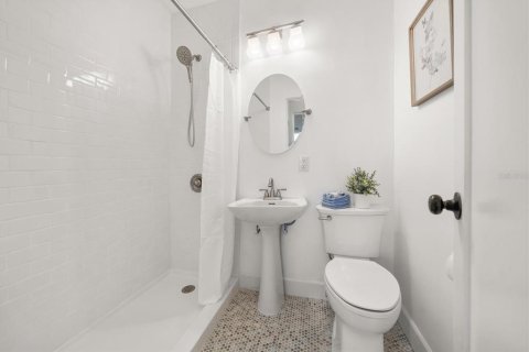 Condo in Saint Pete Beach, Florida, 1 bedroom  № 2213719 - photo 25