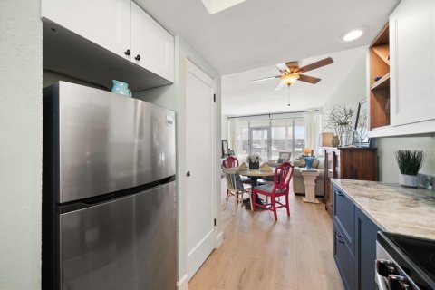 Condo in Saint Pete Beach, Florida, 1 bedroom  № 2213719 - photo 10