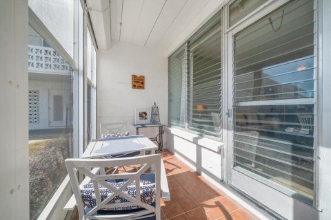 Condo in Saint Pete Beach, Florida, 1 bedroom  № 2213719 - photo 18