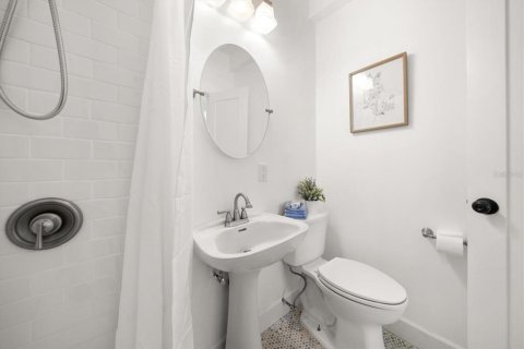 Condo in Saint Pete Beach, Florida, 1 bedroom  № 2213719 - photo 26