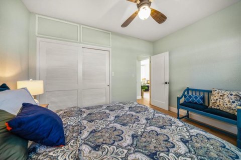 Condo in Saint Pete Beach, Florida, 1 bedroom  № 2213719 - photo 21