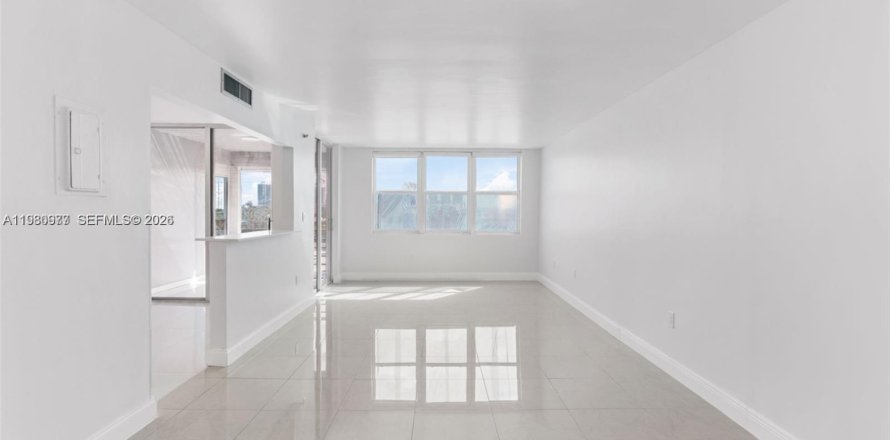 Condo à North Miami Beach, Floride, 2 chambres  № 2044198