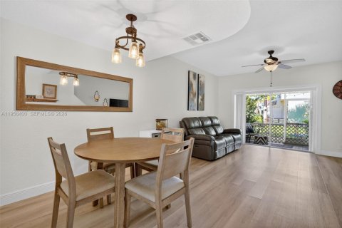 Adosado en alquiler en Tamarac, Florida, 2 dormitorios, 103.12 m2 № 2011131 - foto 10