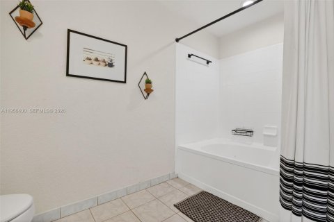 Adosado en alquiler en Tamarac, Florida, 2 dormitorios, 103.12 m2 № 2011131 - foto 17