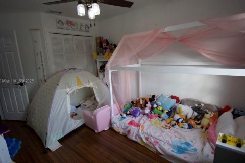 House in Miami, Florida 4 bedrooms, 207.26 sq.m. № 1954147 - photo 27