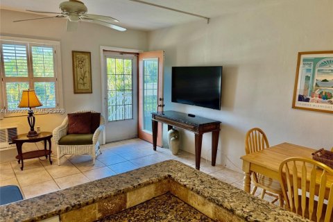 Снять в аренду кондоминиум в Помпано-Бич, Флорида 1 спальня, 51.1м2, № 2023360 - фото 3