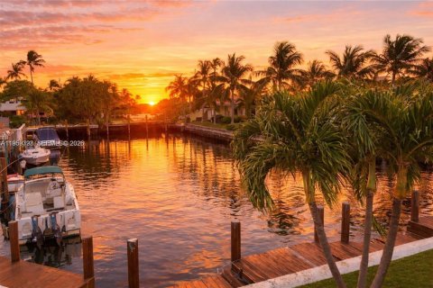 Кондоминиум с 1 спальней в Помпано-Бич, Флорида № 2023360