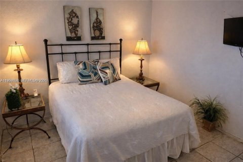 Снять в аренду кондоминиум в Помпано-Бич, Флорида 1 спальня, 51.1м2, № 2023360 - фото 11