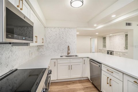 Condo in Clearwater, Florida, 2 bedrooms № 2100350 - photo 16