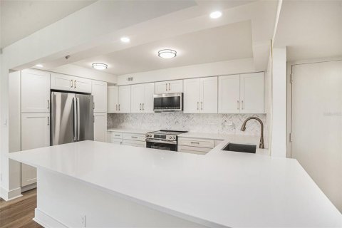 Condo in Clearwater, Florida, 2 bedrooms № 2100350 - photo 17