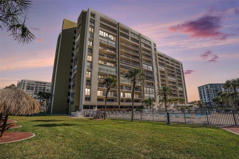 Condominio en Clearwater, Florida, 2 dormitorios № 2100350