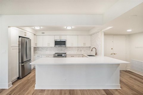 Condo in Clearwater, Florida, 2 bedrooms № 2100350 - photo 15