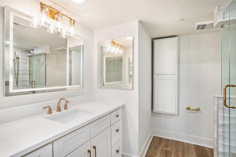 Condo in Clearwater, Florida, 2 bedrooms № 2100350 - photo 23