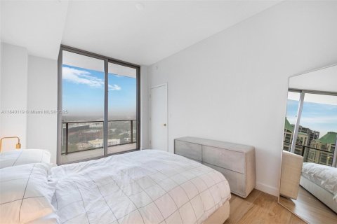 Condo in Miami, Florida, 2 bedrooms  № 1940257 - photo 8