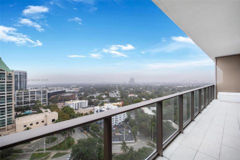 Condo in Miami, Florida, 2 bedrooms  № 1940257 - photo 19