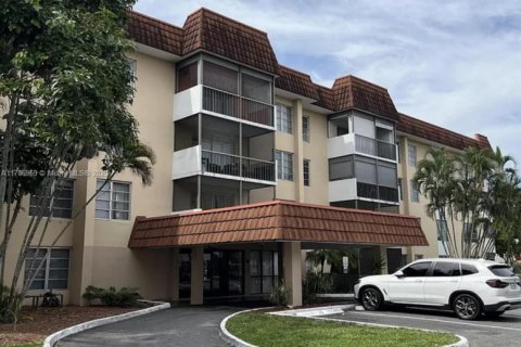 Condominio en venta en Lauderhill, Florida, 2 dormitorios, 90.3 m2 № 1939348 - foto 12