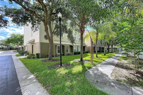 Adosado en alquiler en Tampa, Florida, 4 dormitorios, 244.15 m2 № 2287527 - foto 2