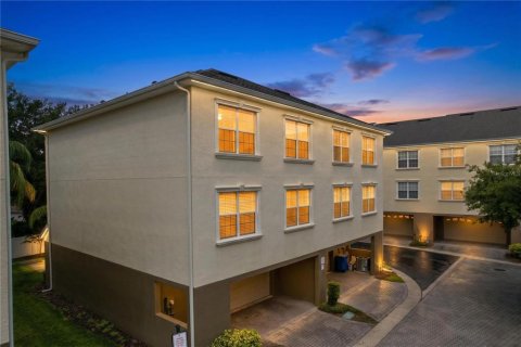 Adosado en alquiler en Tampa, Florida, 4 dormitorios, 244.15 m2 № 2287527 - foto 9