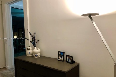 Copropriété à vendre à Miami, Floride: 2 chambres, 106.93 m2 № 1977337 - photo 18