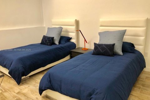 Copropriété à vendre à Miami, Floride: 2 chambres, 106.93 m2 № 1977337 - photo 30