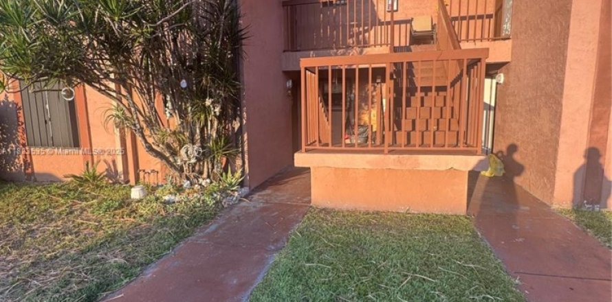 Condo in Hialeah, Florida, 2 bedrooms  № 1788747