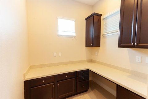 Casa en alquiler en Orlando, Florida, 4 dormitorios, 252.14 m2 № 2151117 - foto 18