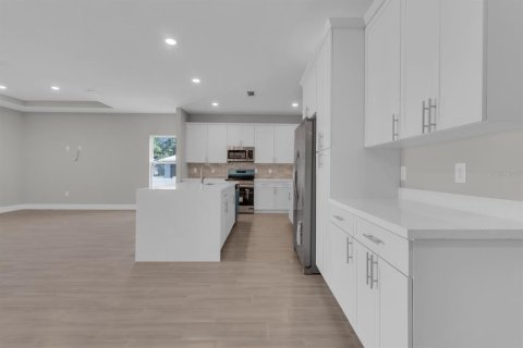 House in Palm Bay, Florida 3 bedrooms, 204.38 sq.m. № 2231493 - photo 6