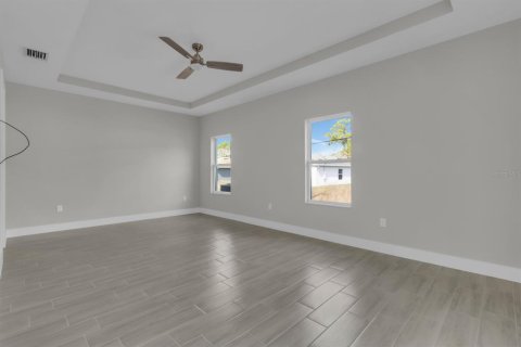 House in Palm Bay, Florida 3 bedrooms, 204.38 sq.m. № 2231493 - photo 13