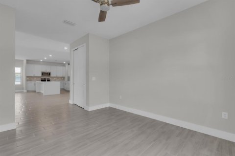 House in Palm Bay, Florida 3 bedrooms, 204.38 sq.m. № 2231493 - photo 10