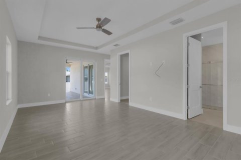 House in Palm Bay, Florida 3 bedrooms, 204.38 sq.m. № 2231493 - photo 12