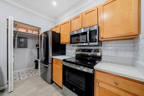 Copropriété à vendre à Tampa, Floride: 2 chambres, 115.38 m2 № 2406980 - photo 4