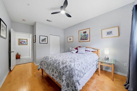 Copropriété à vendre à Tampa, Floride: 2 chambres, 115.38 m2 № 2406980 - photo 11