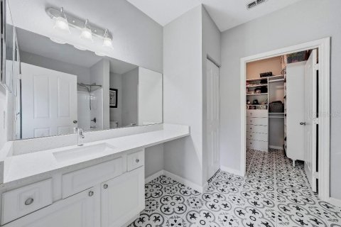 Copropriété à vendre à Tampa, Floride: 2 chambres, 115.38 m2 № 2406980 - photo 10