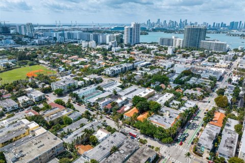 Condo in Miami Beach, Florida, 2 bedrooms  № 1974195 - photo 9