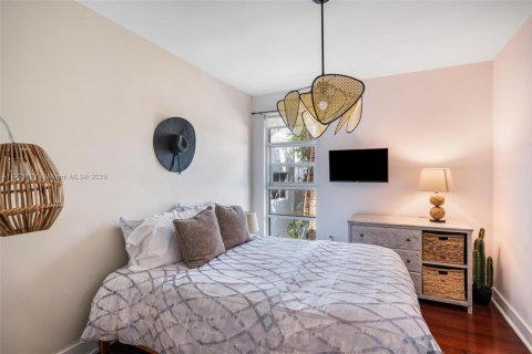 Condo in Miami Beach, Florida, 2 bedrooms  № 1974195 - photo 28