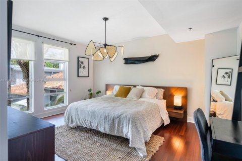 Condo in Miami Beach, Florida, 2 bedrooms  № 1974195 - photo 25